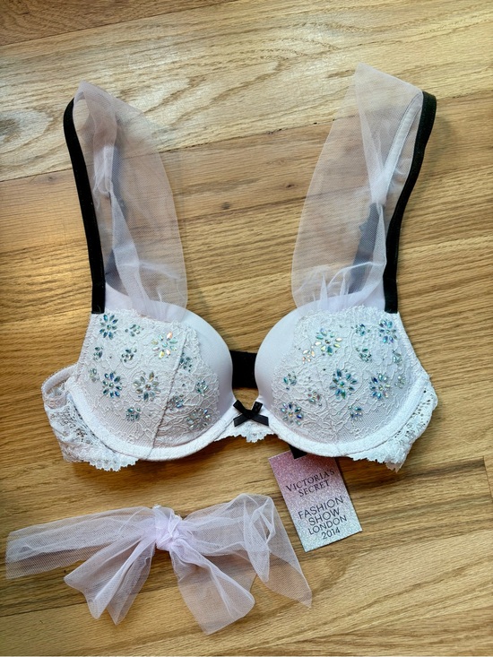 Victoria's Secret Other - NWT Victoria’s Secret Dream Angels Push-up 32B - London fashion show 2014 bra